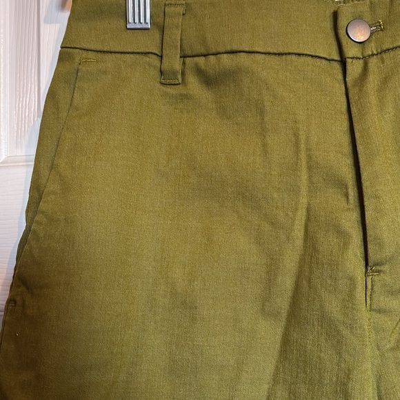 lululemon athletica Olive Green Men's Flat Front Shorts - Picture 2 of 9
